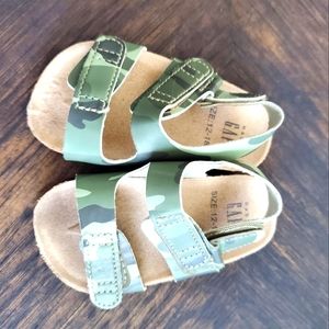 Baby Gap 6-12M velcro sandals